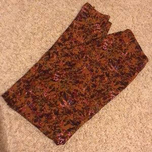 2 for $20... LuLa Roe Leggings